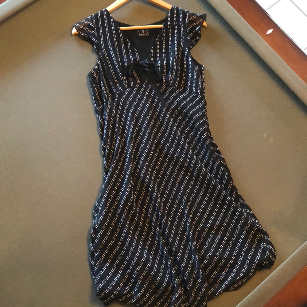 Dress - Picture 3 of 4